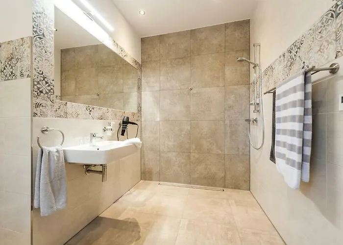 Gaestehaus Buenner Hof * דינקלגה